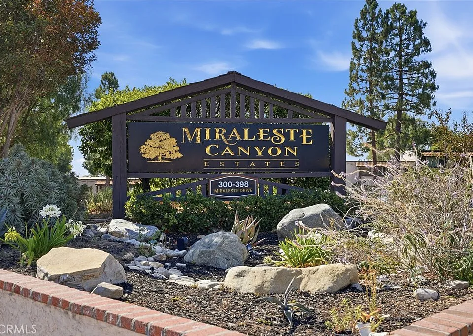 374 S Miraleste Dr #406