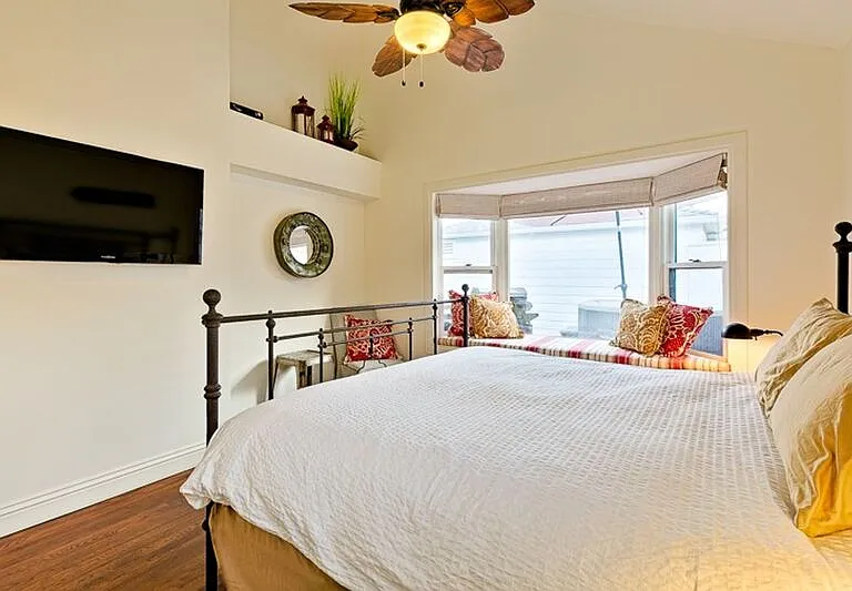 563 Sea Ln — Photo 17
