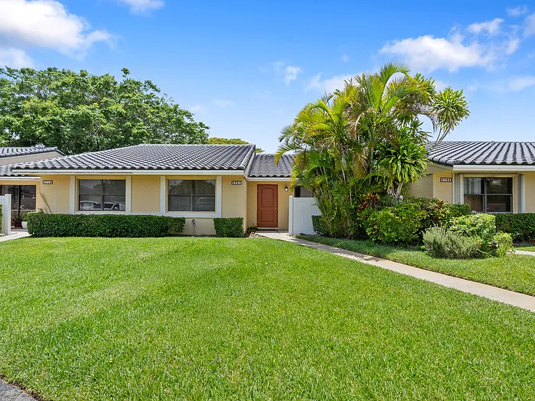 6721 Bridlewood Ct — Photo 24