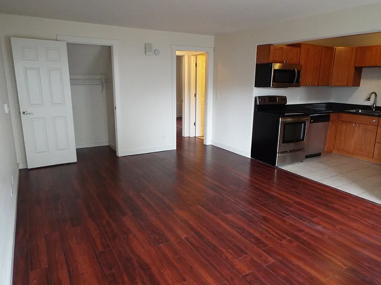 Lawton Park Apartments — Photo 5