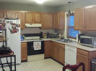 233 Greenland Dr, Lancaster, PA