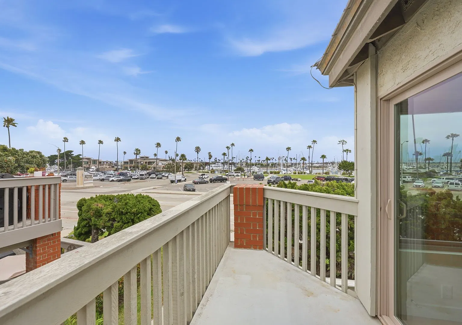 For Lease - 2+2 Condo Over Looking The Channel Islands Harbor W/Lots Of Amenities — Photo 3