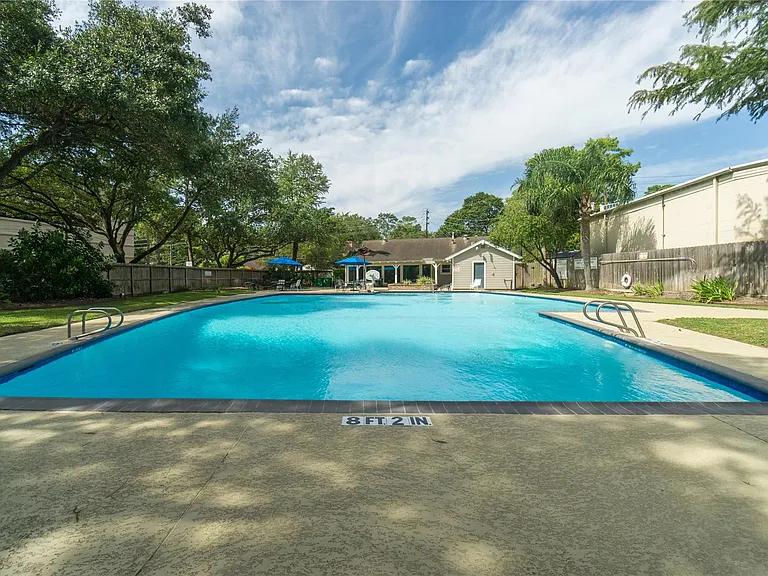 726 Thistlewood Dr — Photo 33
