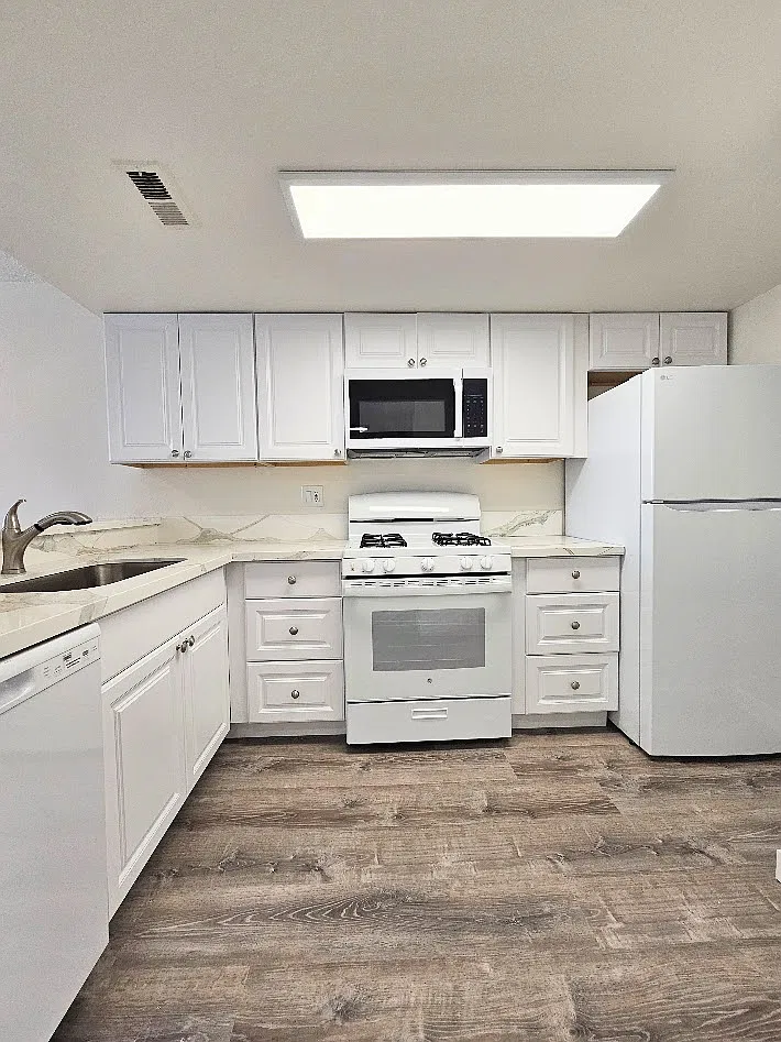 2 bed, 1032 sqft, $2,595 — Photo 4