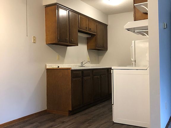 3rd image of 830 11th Ave