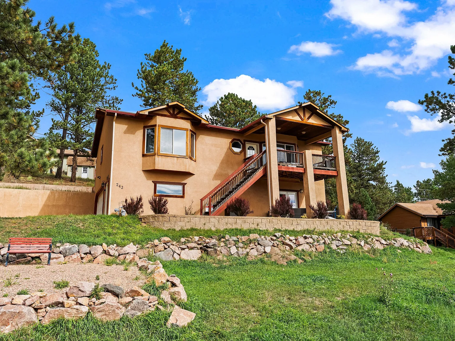3 bed, 2476 sqft, $3,400 — Photo 3
