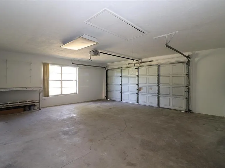 907 Primrose Ter — Photo 15