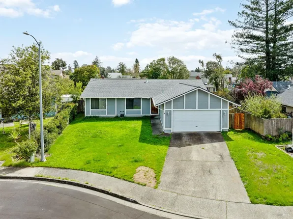 836 Lancewood Court, Rohnert Park, CA 94928