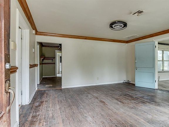 3rd image of 2805 N Ann Arbor Ave