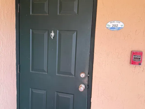 1550 S 42nd Cir APT 202, Vero Beach, FL 32967