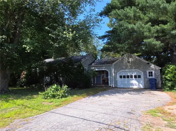 93 S Pierce Rd, East Greenwich, RI 02818