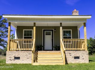 1075 1075a Pine St, Pembroke, NC 28372