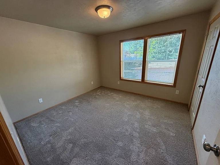 10th St. 11 Plex — Photo 33