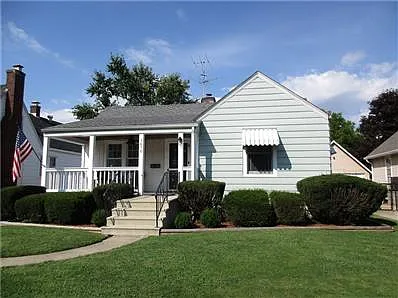 1670 Gerrard Ave photo 1