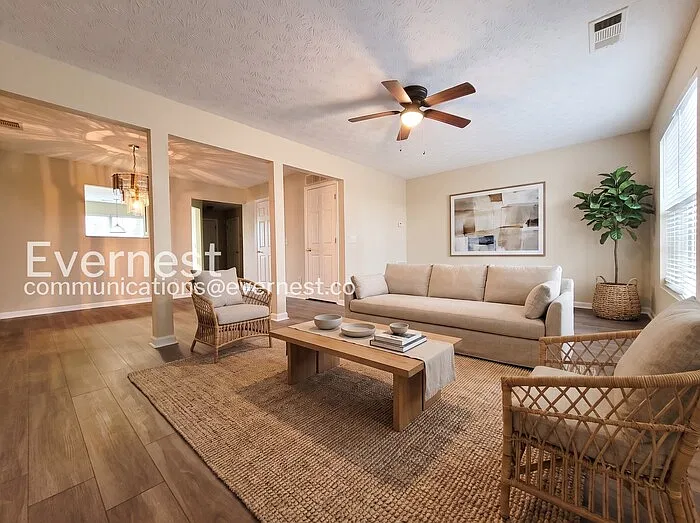 3 bed, 2.5 bath, 1636 sqft, $1,625 — Photo 2