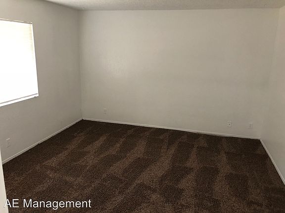 4th image of 23815 Hemlock Ave APT 4