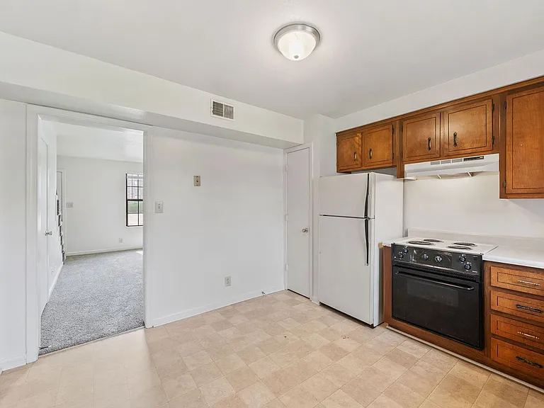 Northridge Drive-276 (x4) — Photo 8