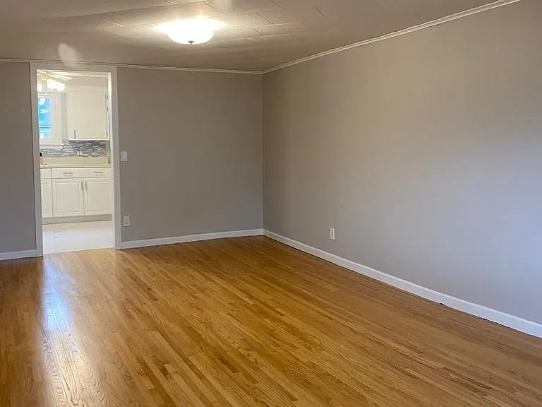 6 Maple St — Photo 13