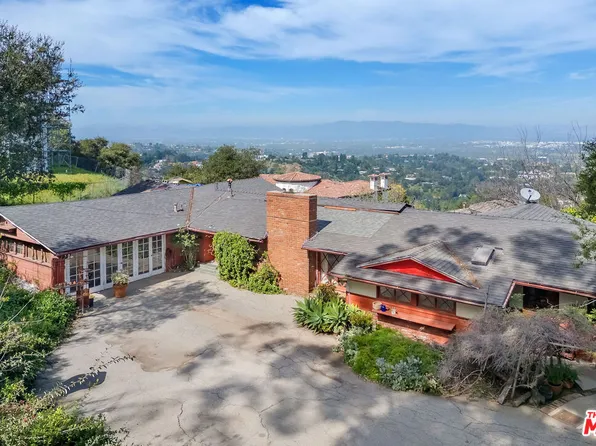 15739 Mulholland Pl, Los Angeles, CA 90049