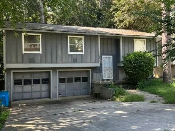 4038 Valley Brook Rd, Snellville, GA 30039