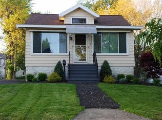 5 Arlington Rd, Cohoes, NY 12047