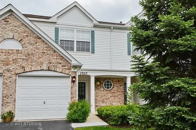 2942 Stonewater Dr — Photo 4