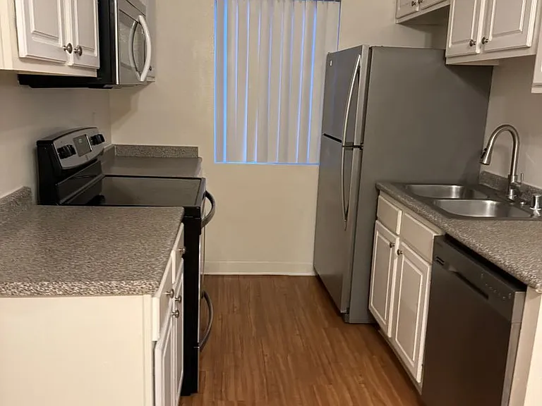 Canyon Club Apartments — Photo 45