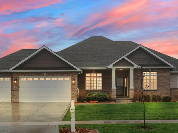 914 Betty Ln, Crown Point, IN 46307
