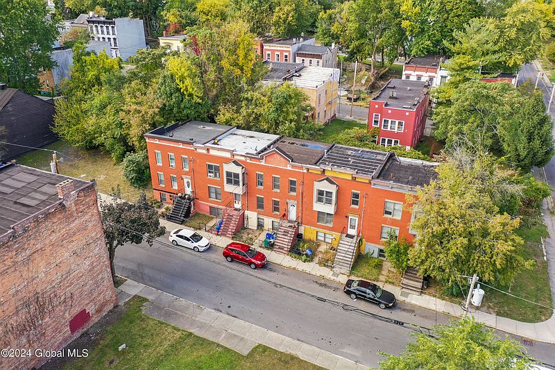 4th image of 123 Broad Street