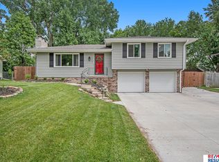 15291 Blackwell Dr, Omaha, NE 68137