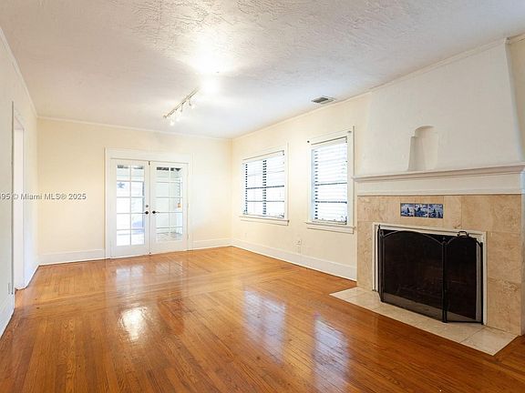 4th image of 1109 Ferdinand St