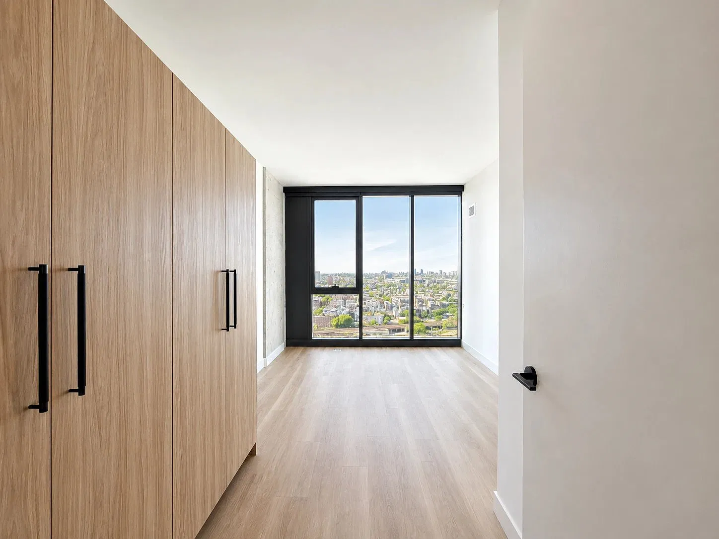Beautiful Brand New West Loop 1 Bedroom — Photo 3