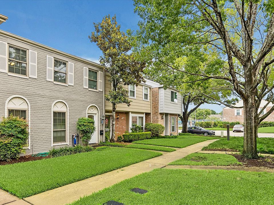 1st image of 1349 Country Place Dr #103