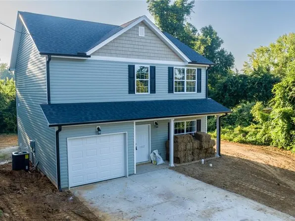 1127 Avalon Rd, Greensboro, NC 27401