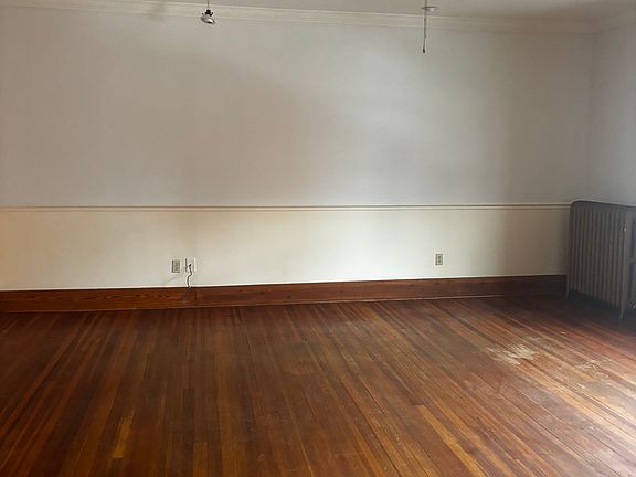 2nd image of 171 Saratoga Ave APT 2