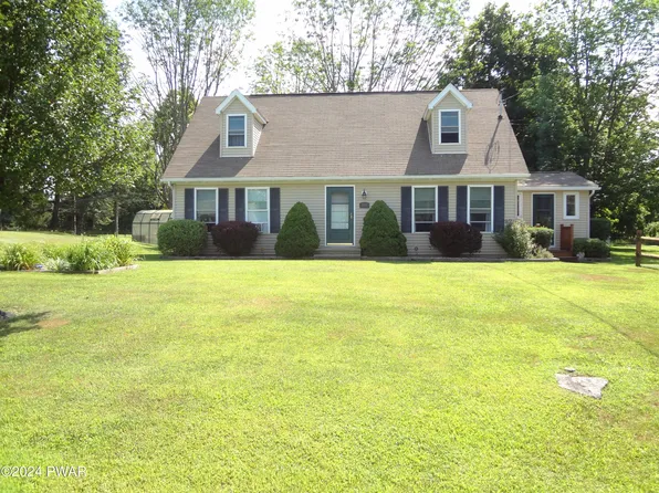 104 Pleasant Dr, Greentown, PA 18426