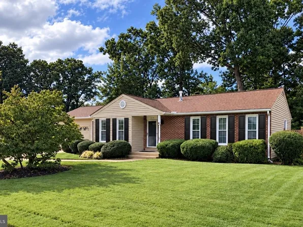 14718 Cranoke St, Centreville, VA 20120