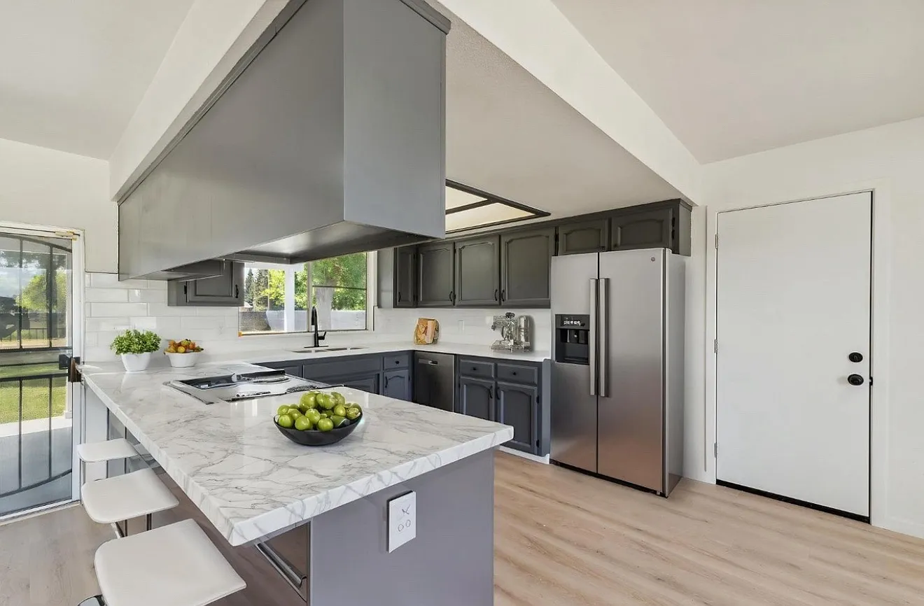 36080 Montrose Pl — Photo 2
