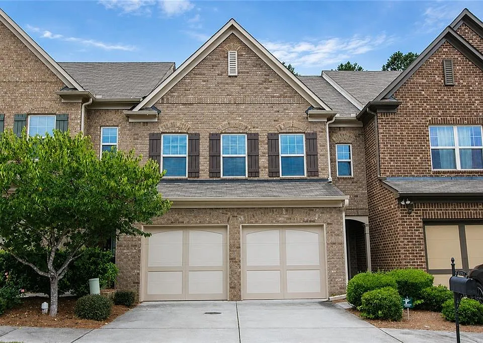 2132 Greencrest Cir