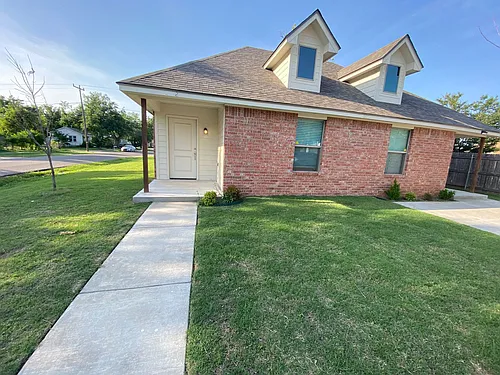 303 E Himes St #2 Photo 1
