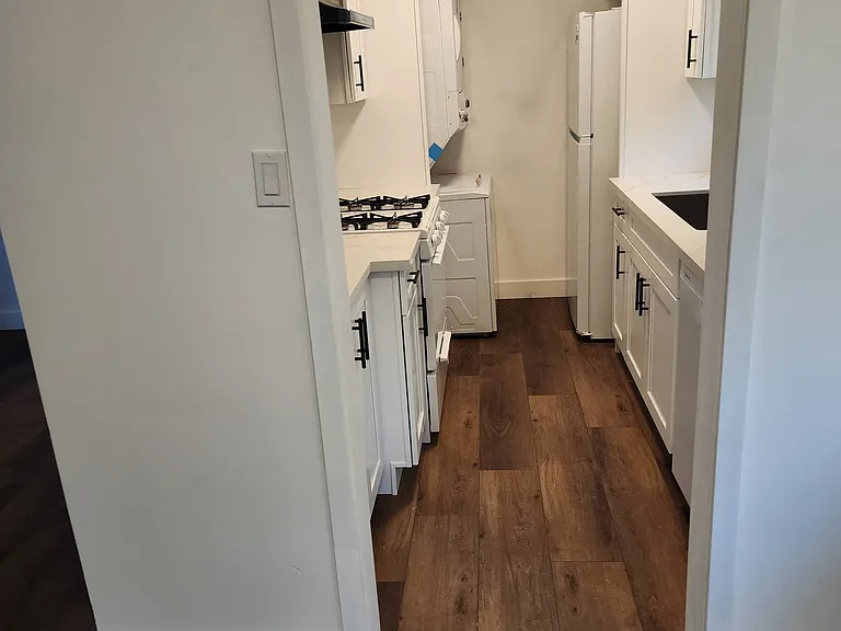 1450 S Orange Grove Ave #4 — Photo 5