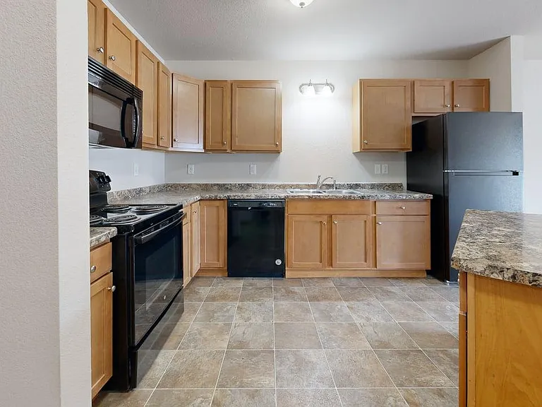 Fox Run Apartments — Photo 12