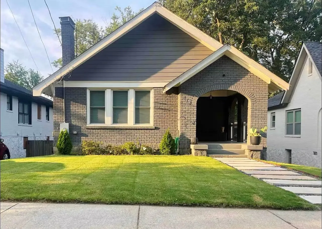 3 bed, 1351 sqft, $2,500 — Photo 1