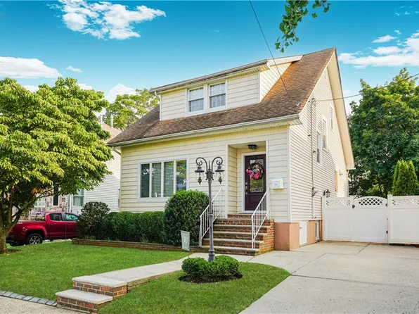 90 Alter Ave, Staten Island, NY 10304