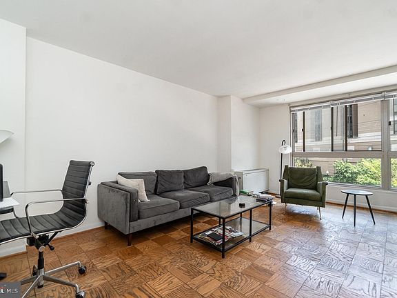 3rd image of 922 24th St NW APT 313