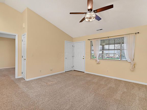 4th image of 636 Kensington Dr