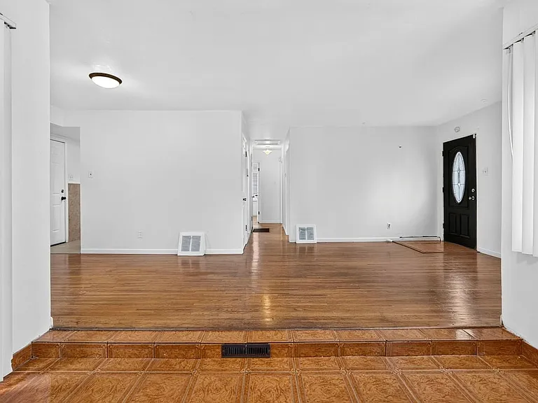 10328 Dudley Dr — Photo 16