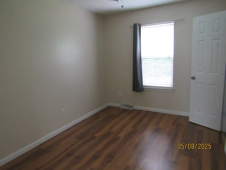 608 Columbia Dr — Photo 6