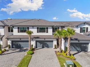 7469 Rockefeller Dr, Naples, FL 34119