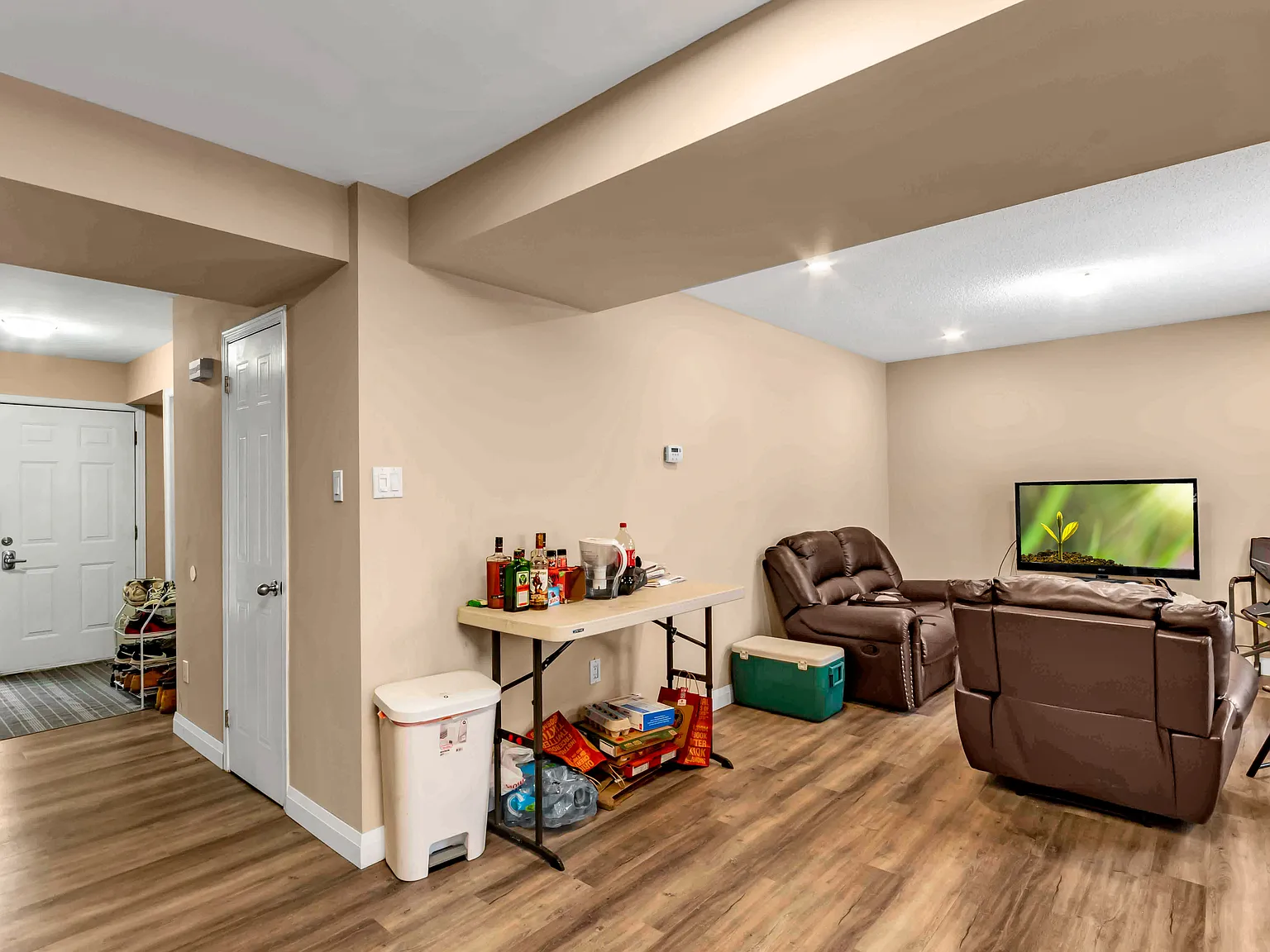 4 bed, $3,180 — Photo 4
